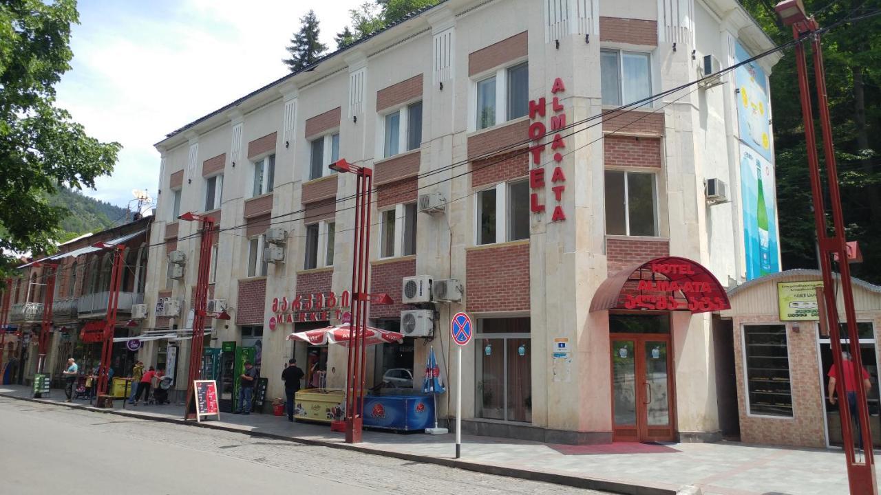 Alma-Ata Hotel Borjomi Ngoại thất bức ảnh
