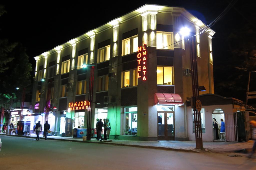 Alma-Ata Hotel Borjomi Ngoại thất bức ảnh