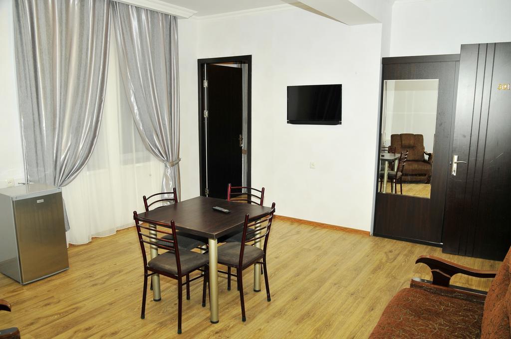 Alma-Ata Hotel Borjomi Phòng bức ảnh